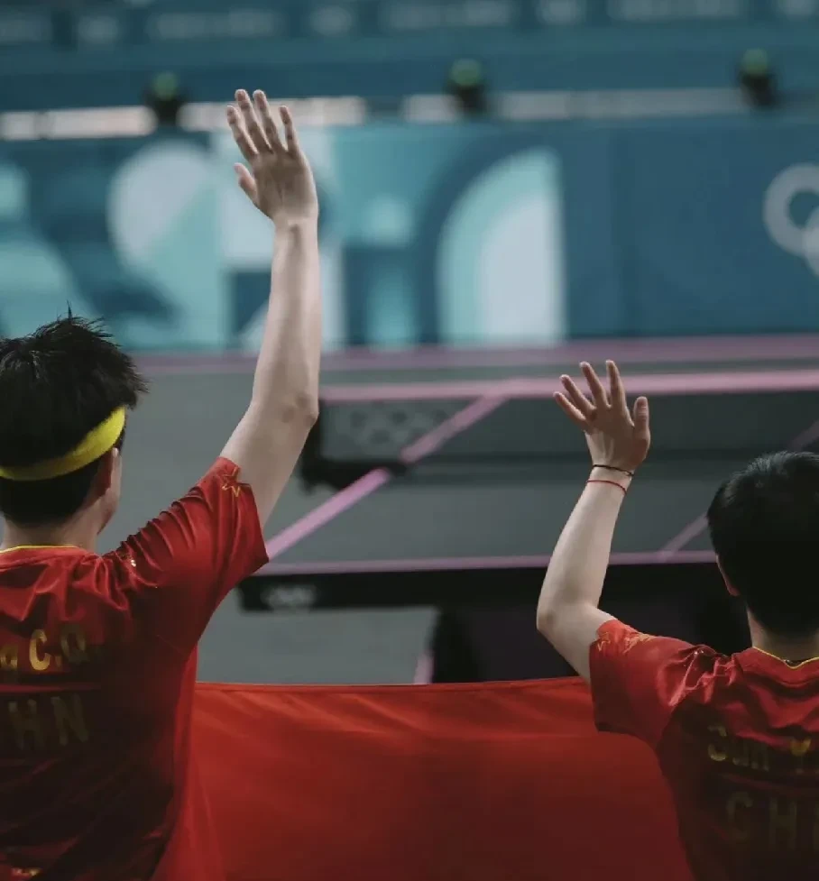 爱游戏体育-球队奋力争夺，力争在比赛中取得胜利